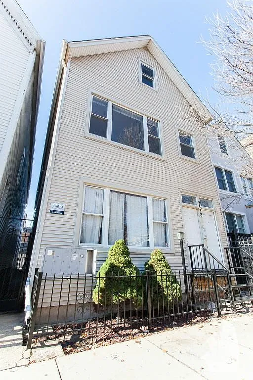 3 bed, 2.0 bath, $3,195 — Photo 1