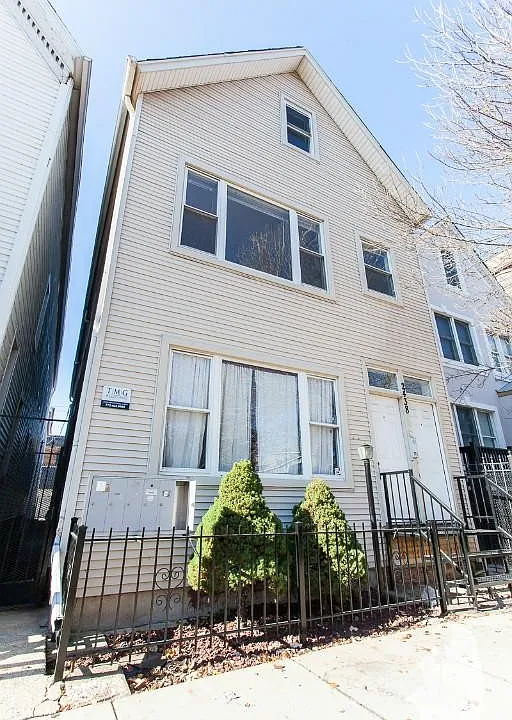 2438 N Ashland Ave #2F