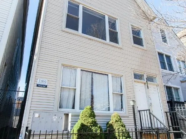 2438 N Ashland Ave APT 2F, Chicago, IL 60614