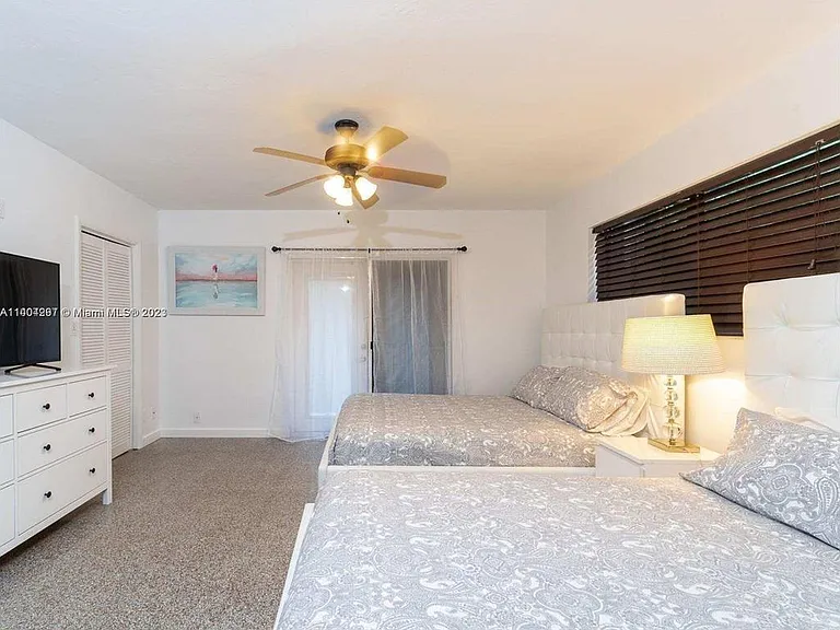 1507 Garfield St — Photo 6