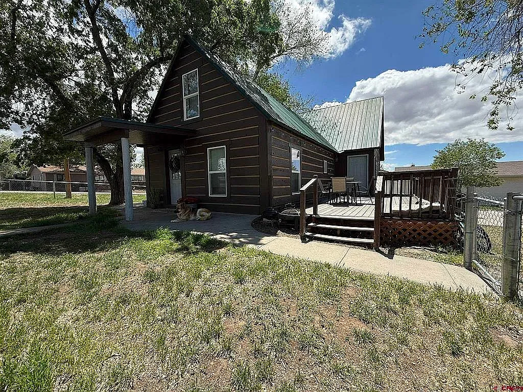 3 bed, 1634 sqft, $1,800 — Photo 1