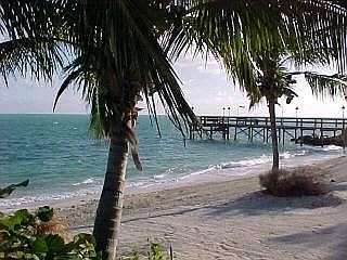 4th image of 101 E Ocean Dr