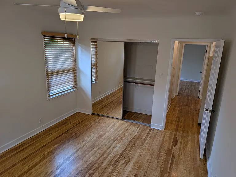 1043 Pacific St — Photo 4
