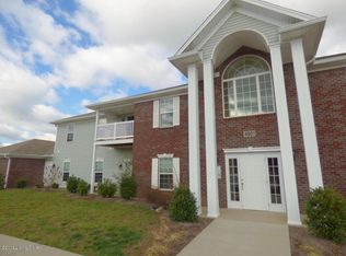 4901 Crossing Spring Way UNIT 201, Louisville, KY 40229