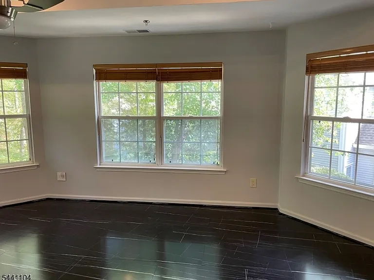 511 Chatfield Dr — Photo 12