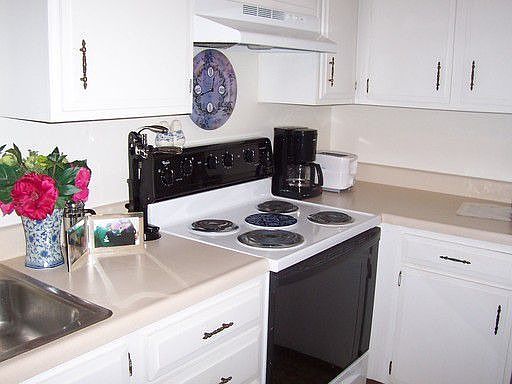 2nd image of 5936 Outlook St APT 101