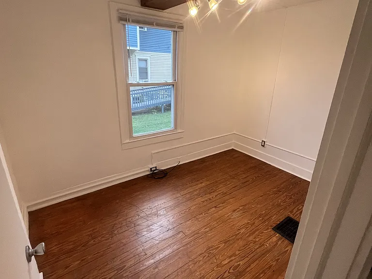 522 W Seneca St #1 — Photo 21