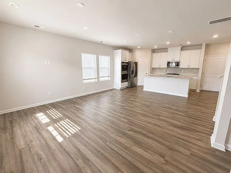 312 Cedar Knoll Cir — Photo 3