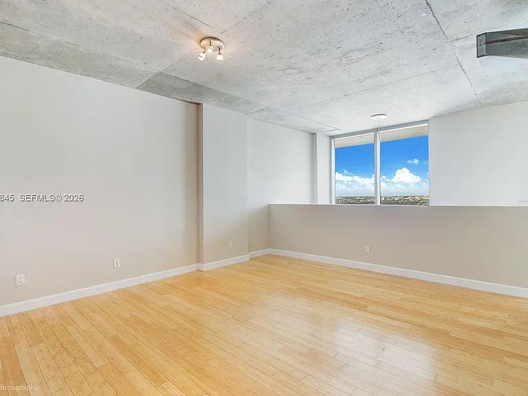 690 SW 1st Ct #Penthouse II24 — Photo 11
