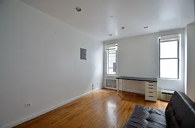 Rented by CITY SKYLINE REALTY INC