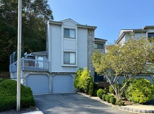 5 Viburnum Ct, East Brunswick, NJ