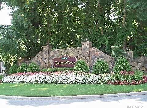 1st image of 322 Woodland Ct