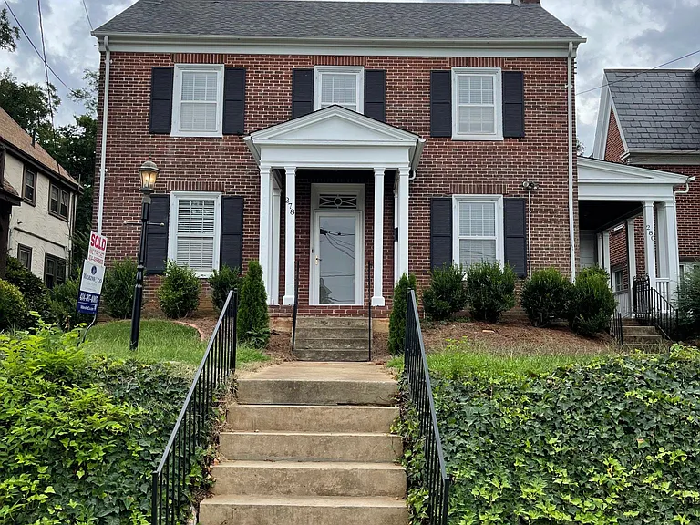 278 Howeland Cir — Photo 1