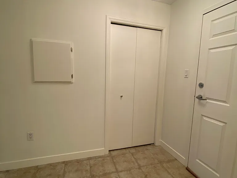 790 Kingsmere Cres SW #109 — Photo 12