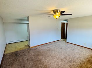 223 E Court Ave APT 2, Winterset, IA 50273