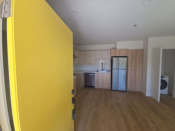 4th image of 6626 Darby Ave APT 8
