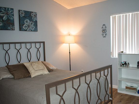 4th image of 1850 Dusty Trail Dr