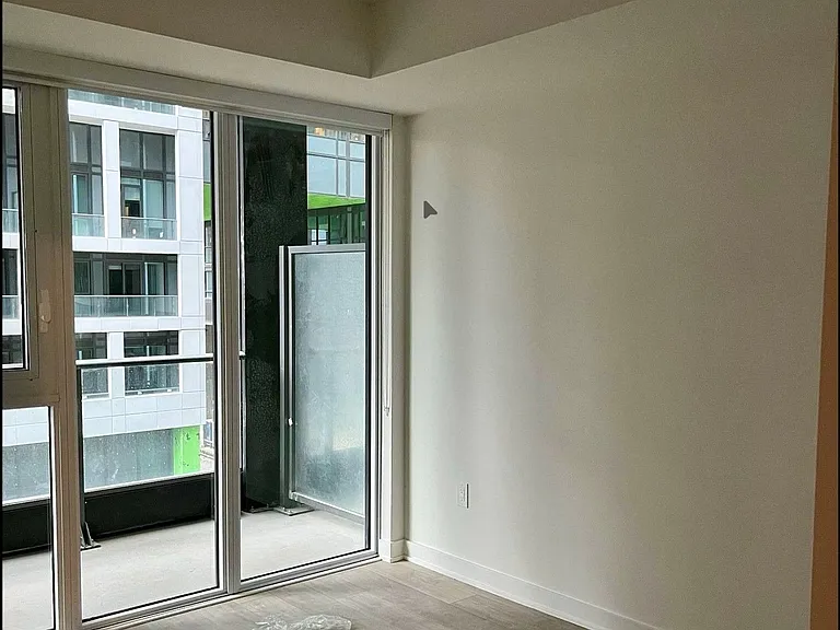 60 Princess St #352 — Photo 4