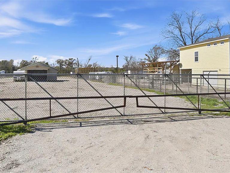 12123 West Dr — Photo 22