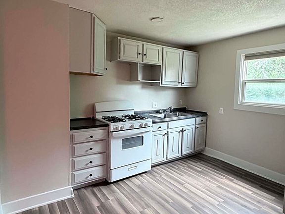 3rd image of 2966 S Davidson St
