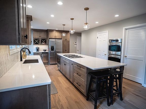 3rd image of 16017 Meadow Oak Dr