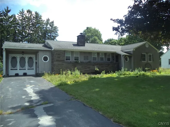 122 Dormar Dr, North Syracuse, NY 13212