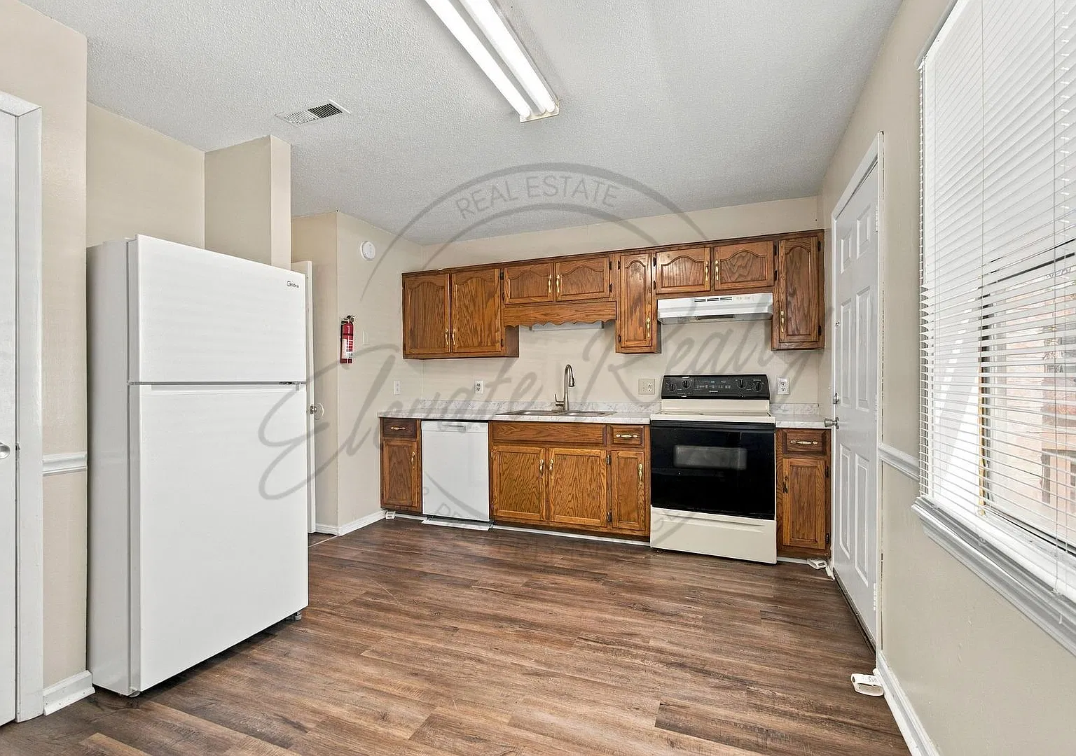 One Month Free Rent: Two Bedroom Duplex Near Tennessee Tech! — Photo 1