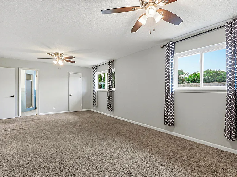 8700 Cielo Vista Dr — Photo 13