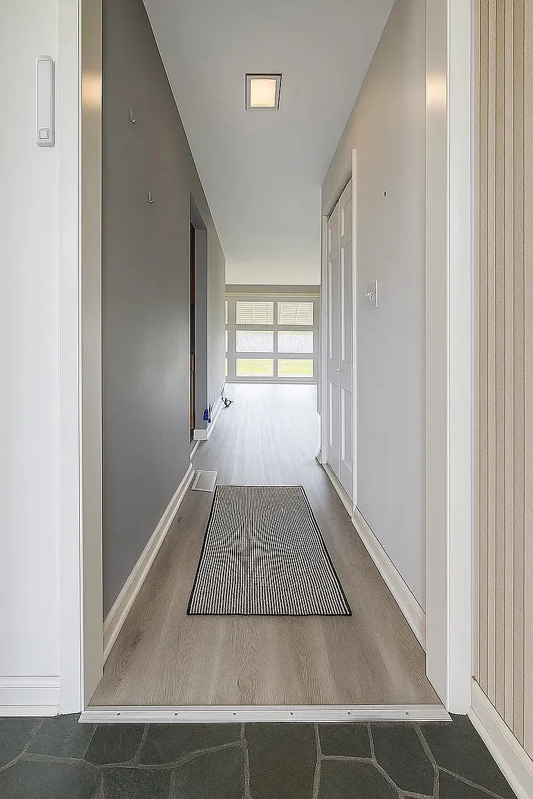 202 Jamaica Rd - Single Family Residence — Photo 2