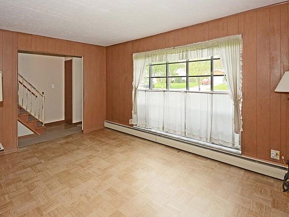 4th image of 5149 Berkshire Dr
