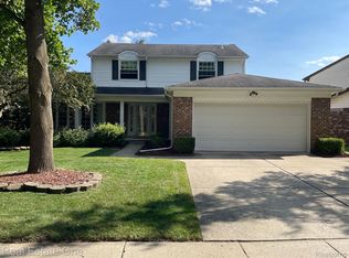 7482 Admiralty Dr, Canton, MI 48187