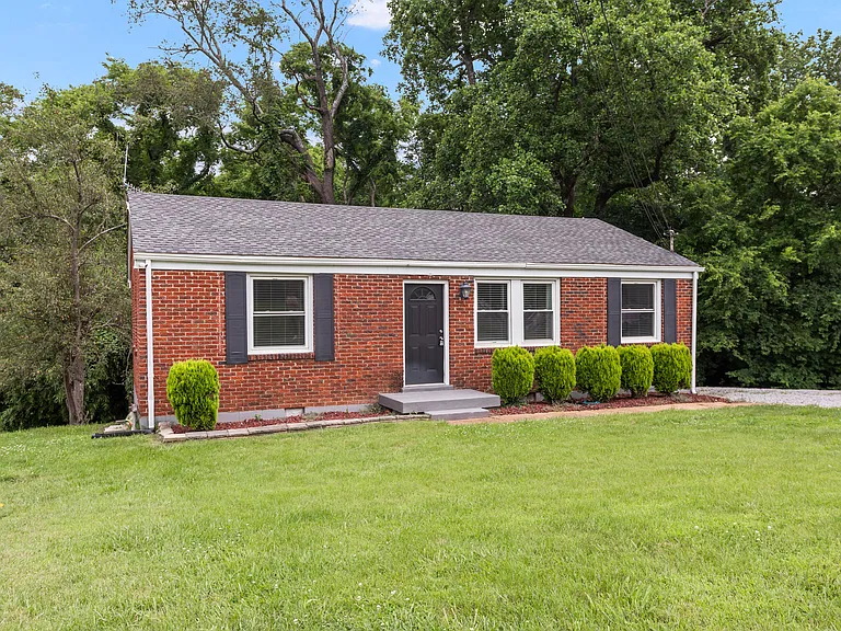 304 Lallemand Ct — Photo 2