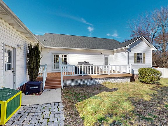 5th image of 105 Hillmont Dr