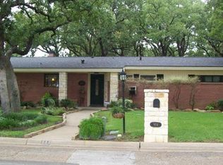 904 NW 10th St, Mineral Wells, TX 76067