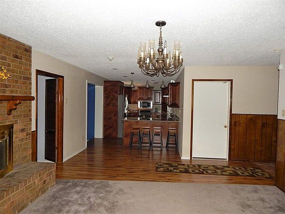 2nd image of 3709 Hillside Dr