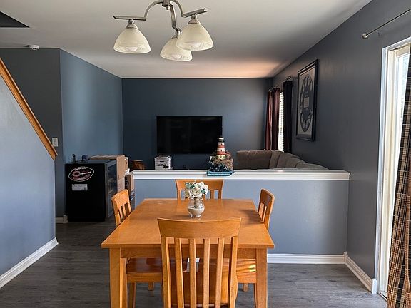 3rd image of 142 Sedgewicke Dr