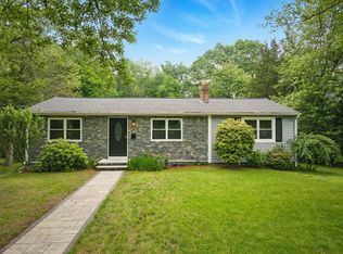 9 Hill Rd, Bedford, MA 01730