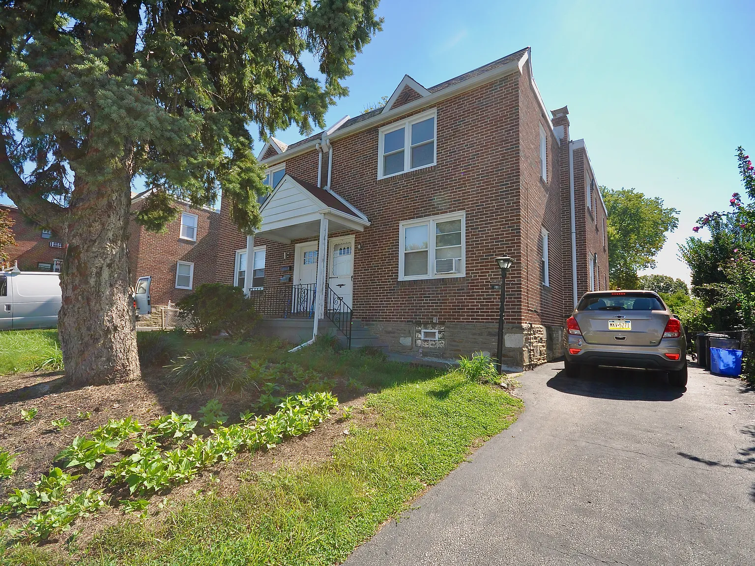 2 bed, $1,750 — Photo 1