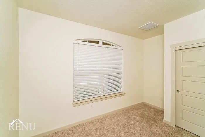 13709 McArthur Dr — Photo 11