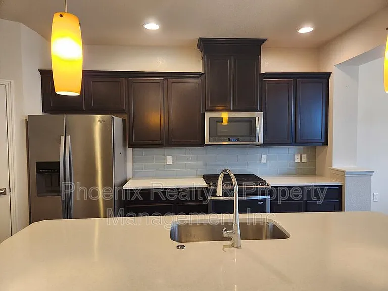 589 Gallegos Cir — Photo 5