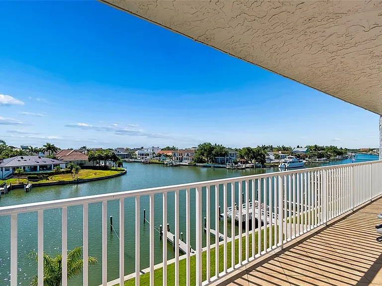 719 Pinellas Bayway S #301 — Photo 44