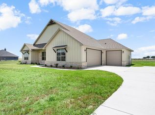 2005 Paramount Dr, Cresson, TX 76035