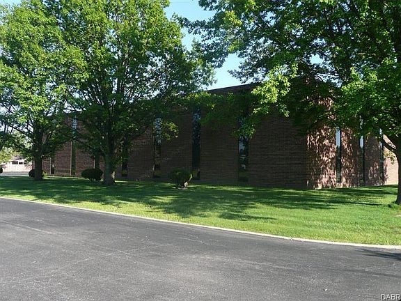 5th image of 600 Union Blvd