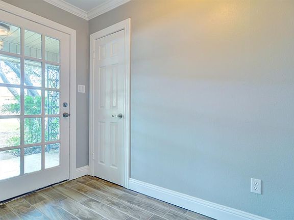 4th image of 6455 Waverly Way #A