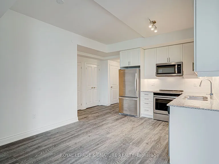 1050 Main St E #513 — Photo 10