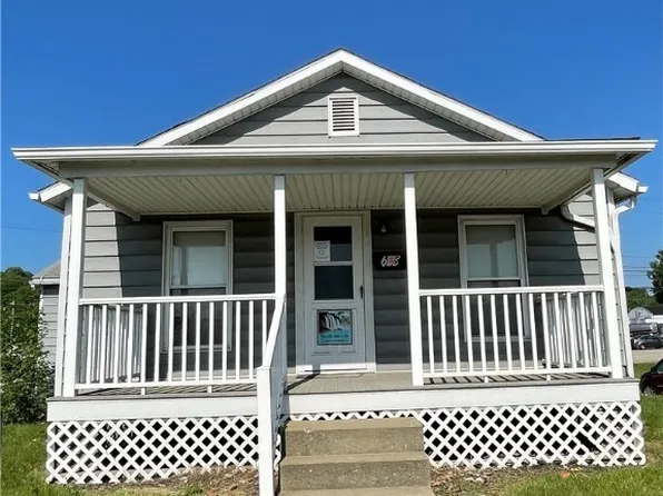 623 S 2nd St, Coshocton, OH 43812