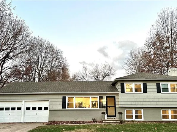 5708 W 100th St, Overland Park, KS 66207