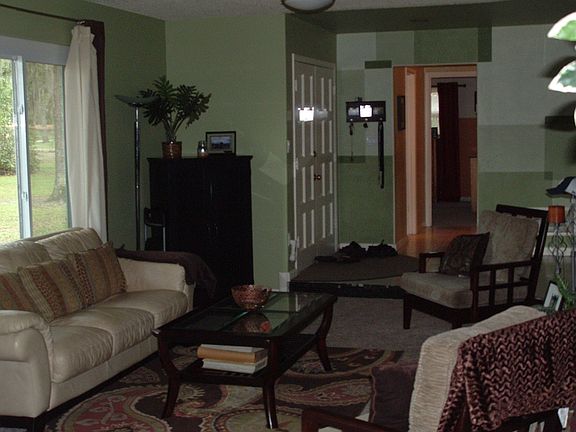 Livingroom/ entrance