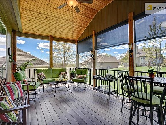 Imagine your Mornings and Evenings on this Screened in Deck!