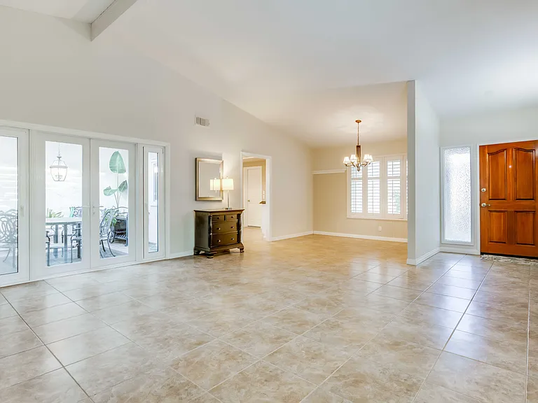 1062 Marina Dr — Photo 6